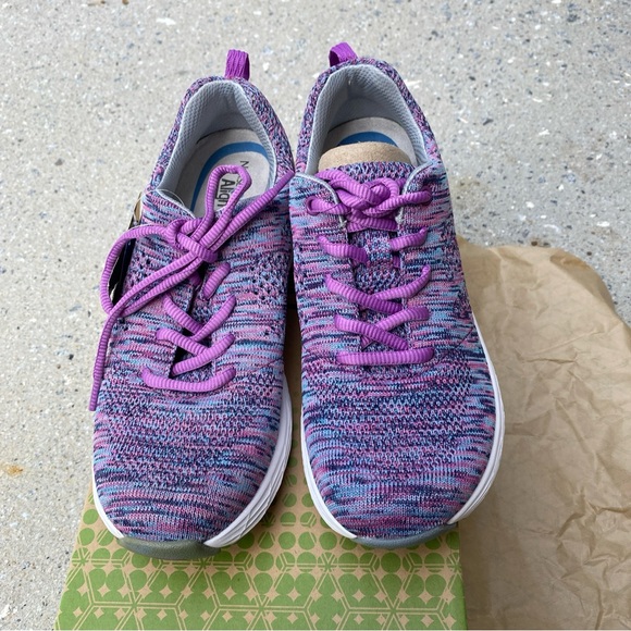 Nurse Mates Shoes - NEW Nurse Mates Tabor Purple Woven Women 6M Slip Resistant Align Tennis shoes
